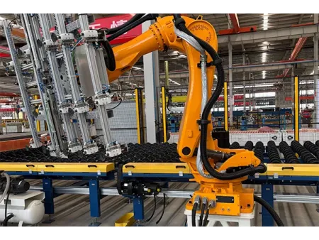 روبوتات آلية لتحميل وتفريغ الألواح الزجاجية Glass Loading and Unloading Robot