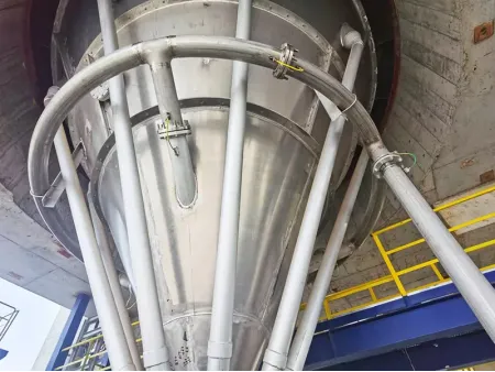 صومعة إزالة الغازات (لإزالة الأحاديّات والمذيبات والتخلص من الغازات الخطرة) Degassing Silo