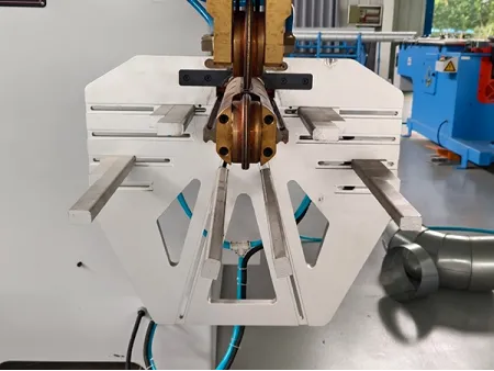 ماكينة اللحام الدرزي الطولي