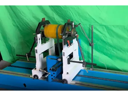 ماكينة موازنة بنظام محامل ثابتة (مع نظام نقل الحركة بالسير)