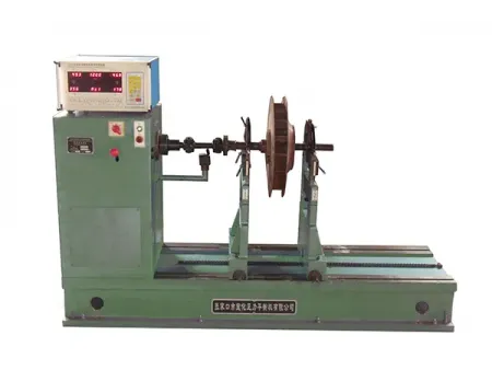 ماكينة موازنة المروحة الدفاعة