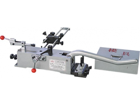 ماكينة صناعة القوالب الخشبية (مع وحدة امتصاص الغبار والنشارة)