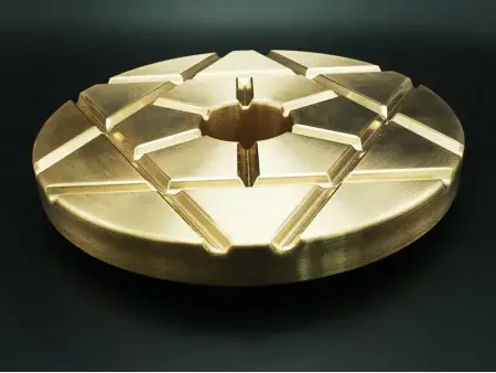 قطع برونزية بأشكال مختلفة Special Parts of Bronze