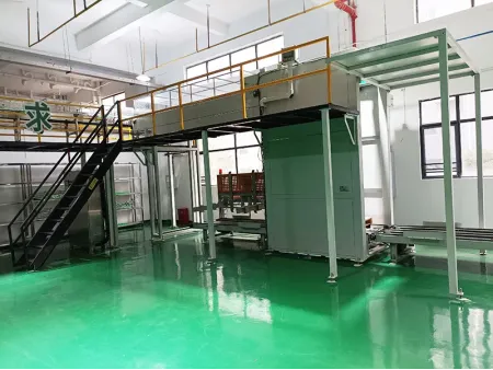 جهاز تفريغ العلب من المنصات (الباليت) وتحميلها على خط ناقل Can Depalletizer