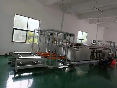 ماكينة غسل الألواح البلاستيكية الفاصلة بين الطبقات (توضع بين طبقات العلب أو المنتجات على البالت) Plastic Layer Pad Washing Machine