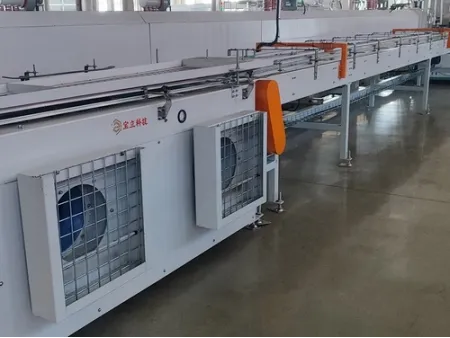 ناقل بنظام تبريد بالهواء للعلب المعدنية في خط الإنتاج  Can Body Air Cooling Conveyor