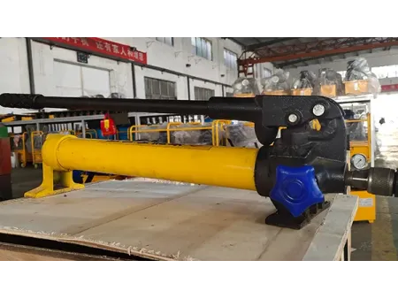 مضخة هيدروليكية يدوية