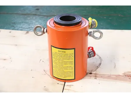 رافعة هيدروليكية بفتحة مركزية