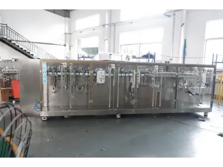 ماكينة تعبئة أكياس ستاند اب بسحاب HFFS ذات فوهتين