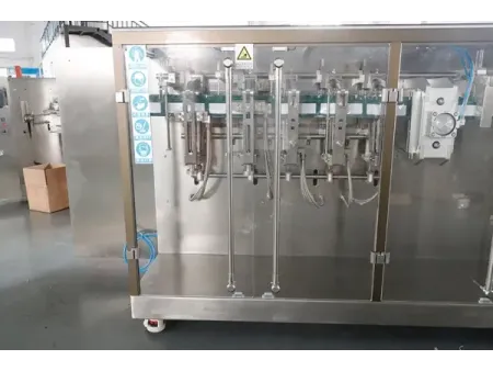 ماكينة تعبئة أكياس ستاند اب بسحاب HFFS ذات فوهتين