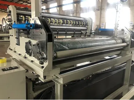 ماكينة تصنيع رولات الكرتون (الكور)