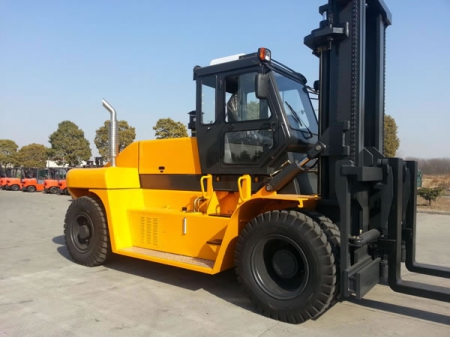 12-18T شاحنة رفع شوكية