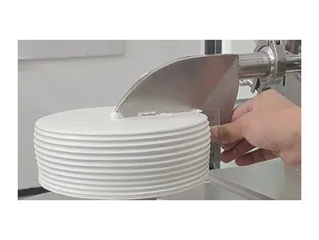 ماكينة تغطية وتزيين الكيك CT608-C4 Cake Icing and Decorating Machine (Three Station)