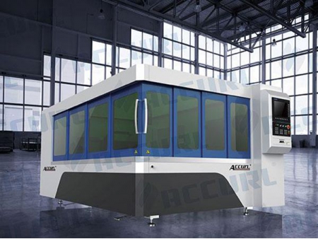 ماكينة CNC لقطع الصفائح المعدنية بألياف الليزر 1000W IPG