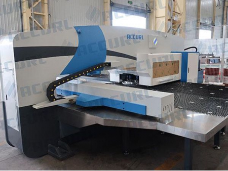 آلة التخريم CNC البرجية الهيدروليكية 30 Ton