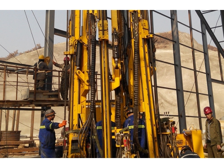 حفار عمود رأسي جامبو (عمود الحفر الهيدروليكي جامبو)، سلسلة GYSJZ  (حفارات بمثاقب حفر رأسية)