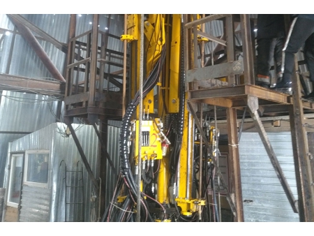 حفار عمود رأسي جامبو (عمود الحفر الهيدروليكي جامبو)، سلسلة GYSJZ  (حفارات بمثاقب حفر رأسية)