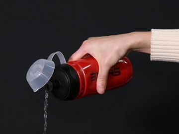 قارورة ماء رياضية LDPE بغطاء بوش بول