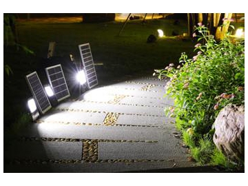 كشافات LED بالطاقة الشمسية