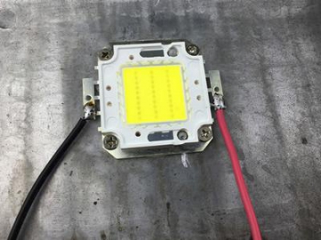 إضاءة LED بشرائح COB