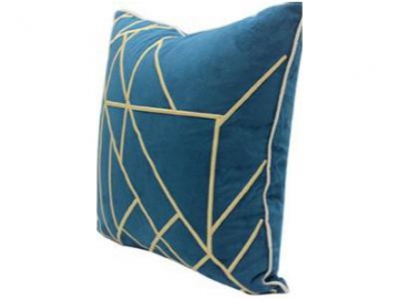 وسادة بتصميم أشكال هندسية  Geometric Throw Pillow