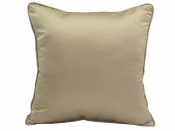 وسادة ناعمة  Sleek Throw Pillow