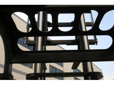 رافعة شوكية كهربائية ذات ثلاث عجلات							  Energy Efficient and Productive 3 Wheel Electric Forklift Trucks