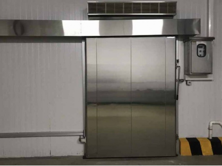 باب غرفة تبريد منزلق كهربائياً (باب انزلاقي كهربائي لغرفة التبريد) Electric Sliding Cold Storage Door