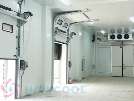 باب منزلق رأسي للغرف الباردة Vertical Lift Cold Storage Door