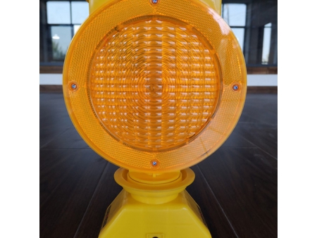 إنارة تحذير بالطاقة الشمسية                     Solar Warning Light