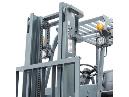 رافعة شوكية كهربائية ذات أربع عجلات  4-wheel Electric Forklift Truck