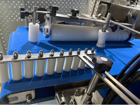 فرادة عجين ذات ثلاث أسطوانة Three-Roll Dough Sheeter