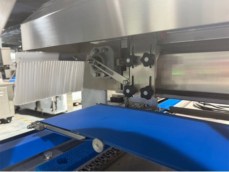 ماكينة ترتيب الصواني (نظام الترصيص الآلي) Tray Arranging Machine (Automatic Panning System)