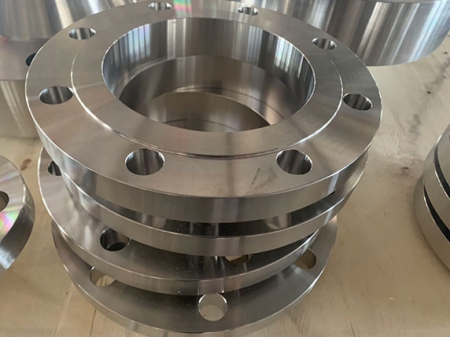 الفلانشات   Flanges