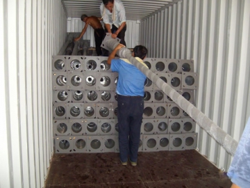 أعمدة إنارة الشوارع<br /> <small>(أعمدة مدرجة أسطوانية)</small>