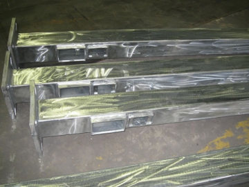 أعمدة إنارة الشوارع<br /> <small>(الأعمدة المربعة)</small>